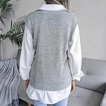 Adriana sweater vest in light blue