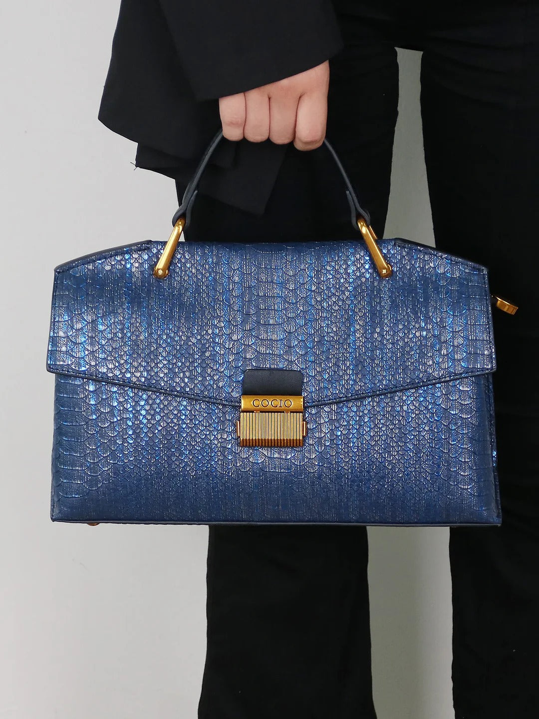 Chic Vegan Leather Bag | Embossed Snake Print, Royal Blue Elegance 0