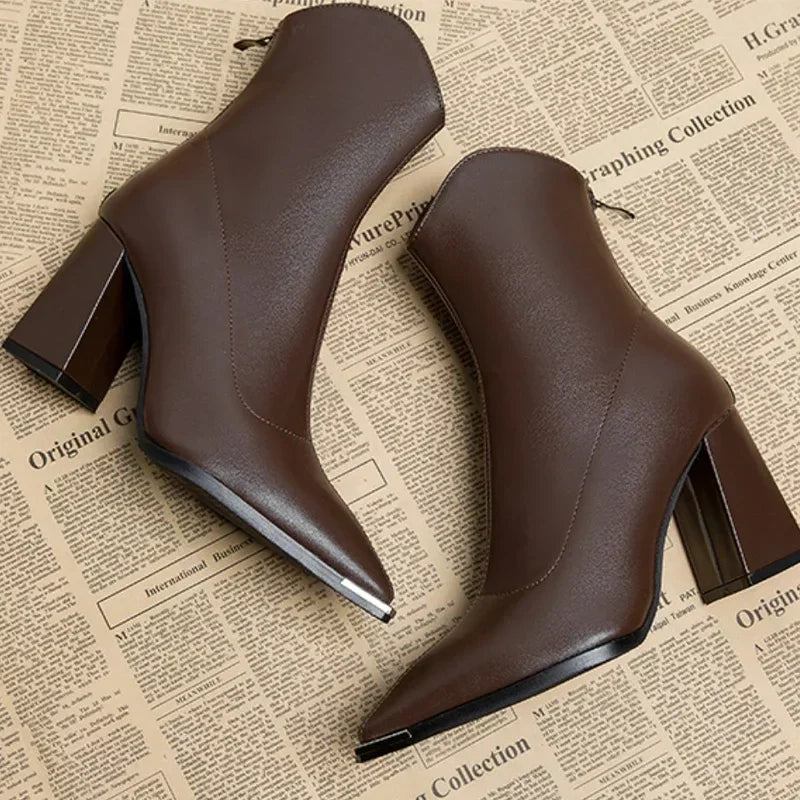 Stylish Chelsea Boots Men | Faux Leather, Chrome Tip Accent 7