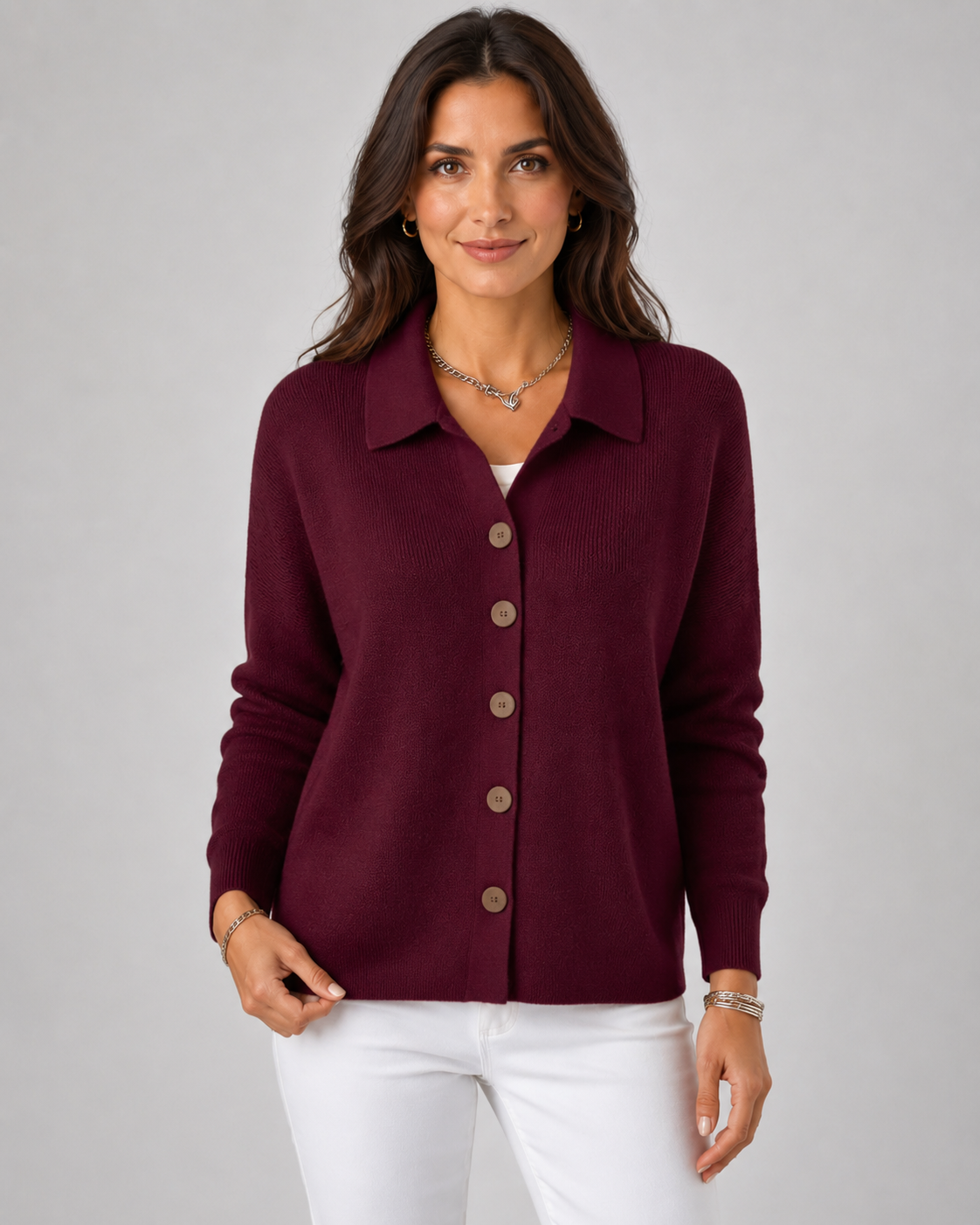 Astrid | Strickjacke mit Kragen und Knöpfen