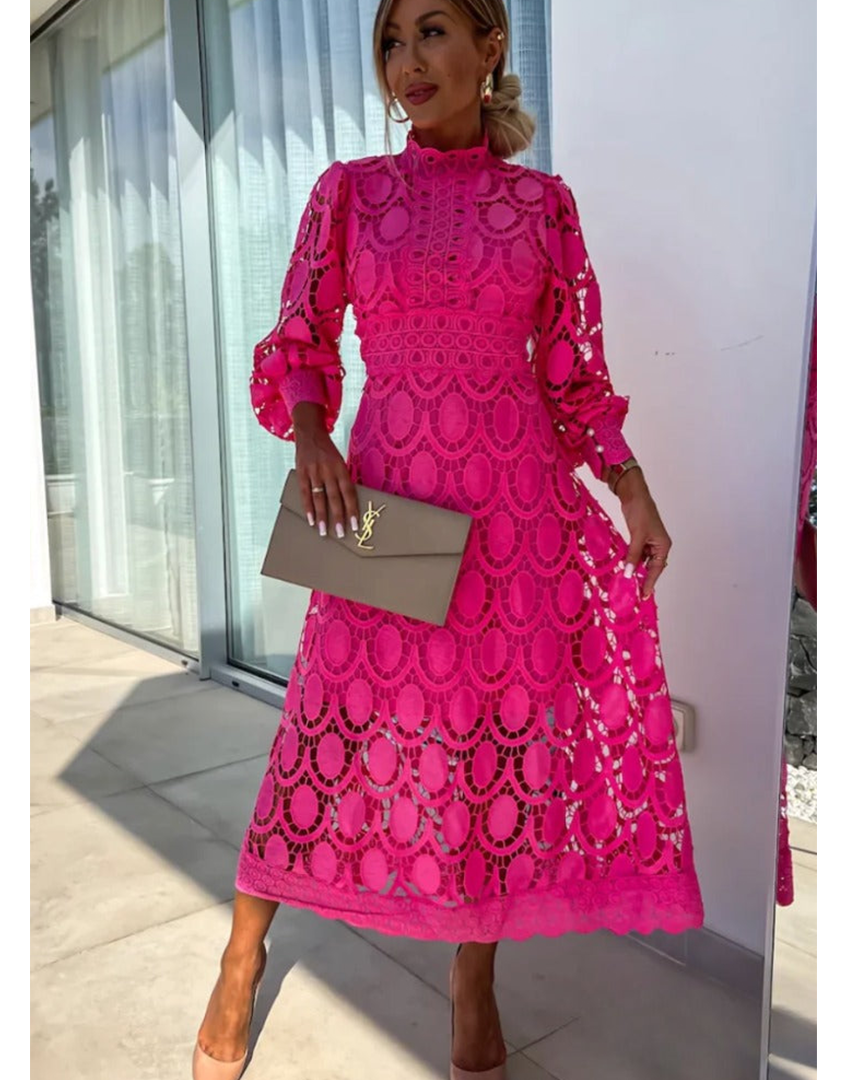 Women's elegant lace cocktail dress | Flattering fit for special occasions 3