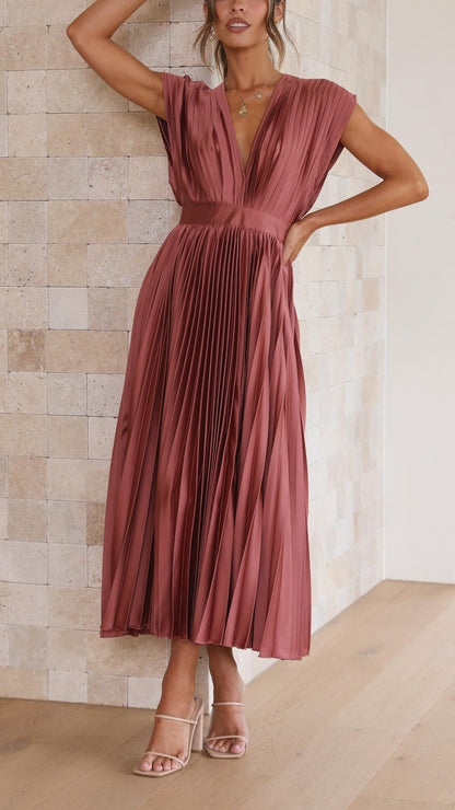 Women's elegant pleated maxi dress | Flattering V-neck summer gown 2