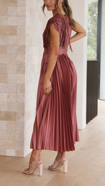 Women's elegant pleated maxi dress | Flattering V-neck summer gown 3